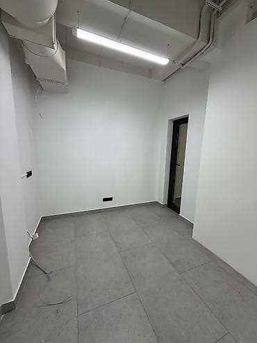 солнечный квартал: Аренда офисов, 105 м², В бизнес центре, 1 линия, С отдельным сан узлом, С системой безопасности — 8