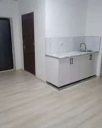 продаю связи с переездом: 1 комната, Агентство недвижимости, С мебелью частично — 2