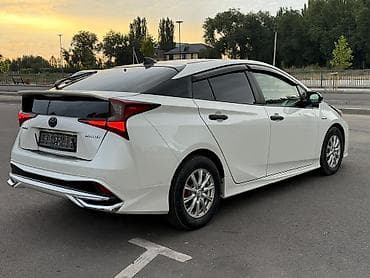 Унаа: Toyota Prius: 2019 г., 1.8 л, Автомат, Гибрид — 4