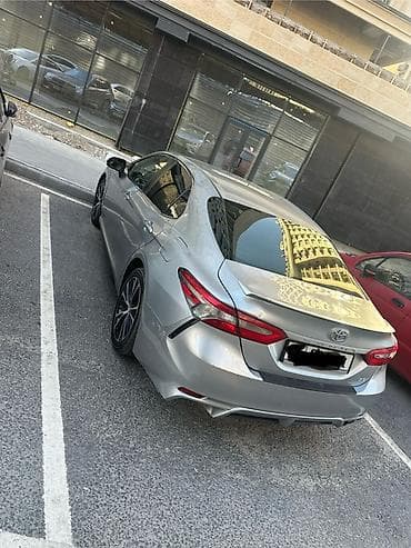 Toyota Camry: 2018 г., 2.5 л, Автомат, Бензин, Седан at lalafo.kg Toyota Camry: 2018 г., 2.5 л, Автомат, Бензин, Седан