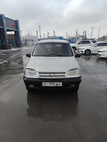 Chevrolet Niva: 2003 г., 1.7 л, Ручные, Бензин, Внедорожник
