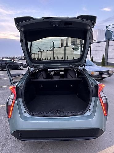 Toyota Prius: 2016 г., 1.8 л, Автомат, Гибрид, Хэтчбэк — 8