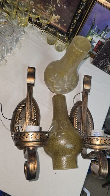 Освещение: Бра 2006г. Новые, привозили из Турции, под ковку, плафоны без сколов — 1