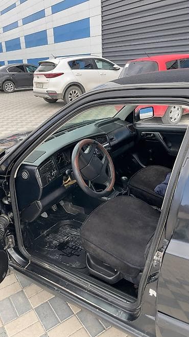 хода стирим: Volkswagen Golf: 1992 г., Механика, Хэтчбэк — 6