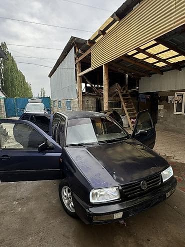 Продажа авто: Volkswagen Vento: 1992 г., 1.8 л, Механика, Бензин, Седан — 9