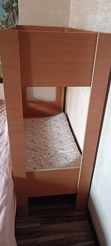 Детская мебель: Двухъярусная детская кровать, Б/у, ЛДСП — 2