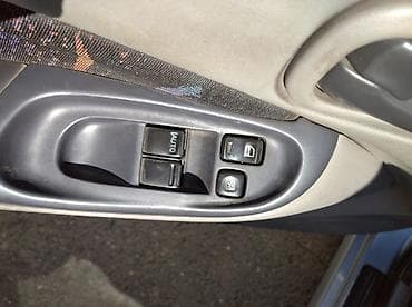 lada priora: Nissan Almera: 2004 г., 1.8 л, Механика, Бензин, Хэтчбэк — 7