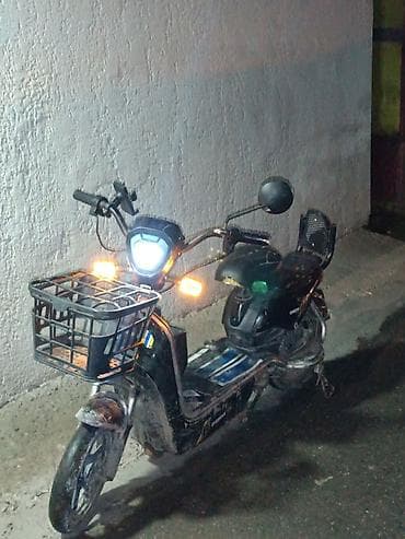 Кумурска мотороллер: Электроскутер городского типа с передней корзиной - Компактный — 1