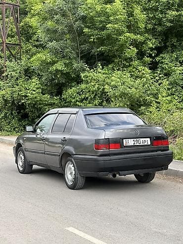на вента: Volkswagen Vento: 1992 г., 1.8 л, Механика, Седан — 4