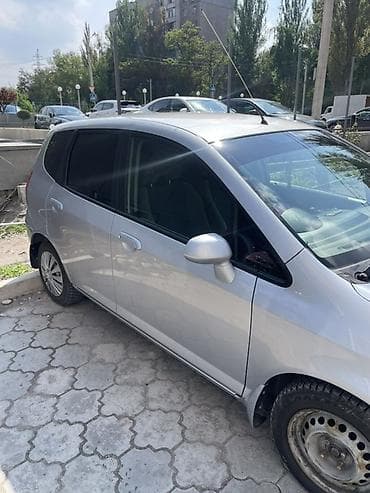 Продажа авто: Honda Fit: 2003 г., 1.3 л, Автомат, Бензин, Хэтчбэк — 3