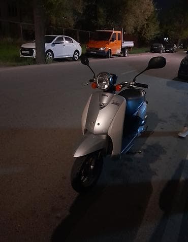 toyota matrix: Тип скутера Honda, 50 куб. см, Бензин — 2