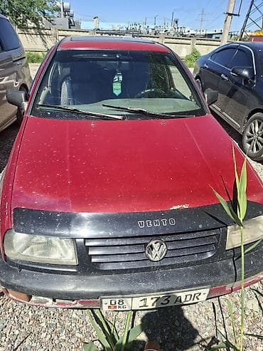 вента машына: Volkswagen Vento: 1992 г., 1.8 л, Механика, Бензин, Седан — 1
