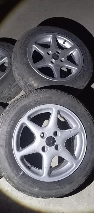 бу летняя резина на 14: Колеса в сборе 185 / 65 / R 15, Всесезонная, Комплект, Легковые, Литые, отверстий - 4 — 1