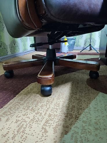 Офисные кресла: Офисное кресло, Б/у, С колесиками, цвет - Коричневый, Самовывоз, Бесплатная доставка, Платная доставка — 6