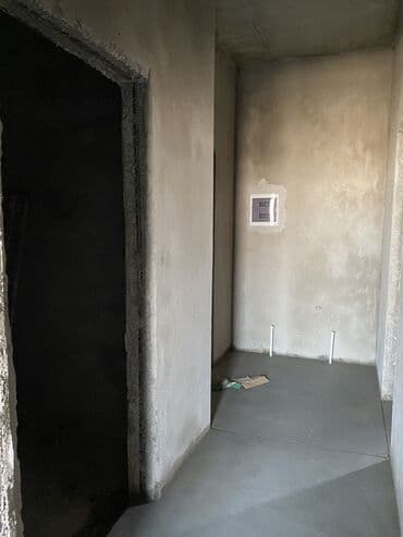 срочно продаётся 1 комнатная квартира в районе ошского рынка: Построен, Элитка, 1 комната, 37 м² — 11