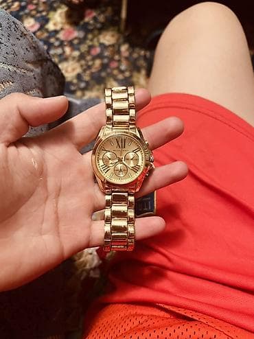 ключи ош: Золотистые наручные часы Michael Kors - Корпус и браслет из — 1