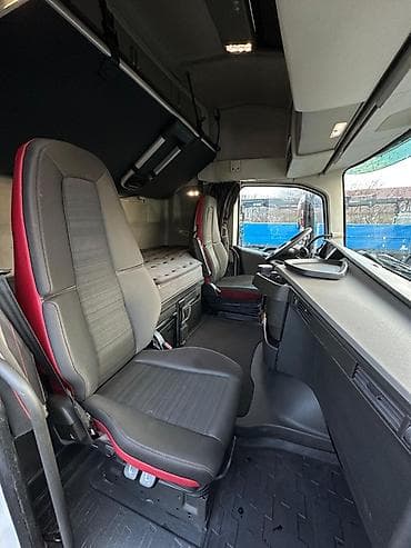 брендир: Тягач, Volvo, 2019 г., Тентованный — 8