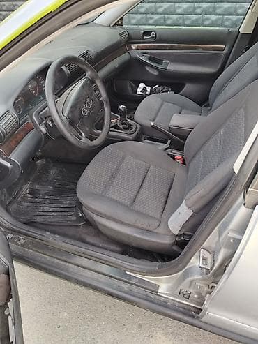 трекер авто: Audi A4: 1996 г., 1.8 л, Механика, Бензин, Седан — 4