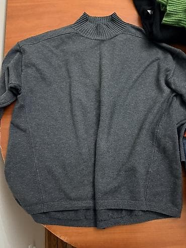 мужской джемпер с капюшоном: Свитера женские теплые, трикотаж. - Темно‑серый свитер с высоким — 1