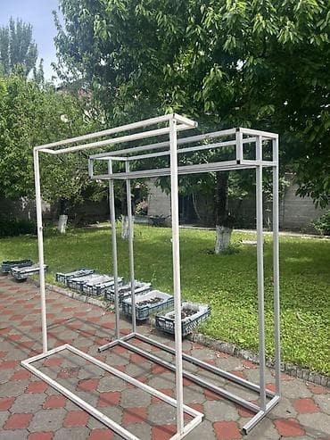 Торговое оборудование: Кронштейн Для одежды, Материал: Металл, С подсветкой, Б/у — 8