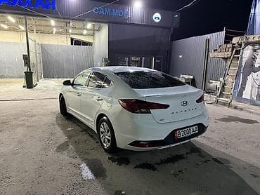 Транспорт: Hyundai Elantra: 2018 г., 2 л, Автомат, Бензин, Седан — 3