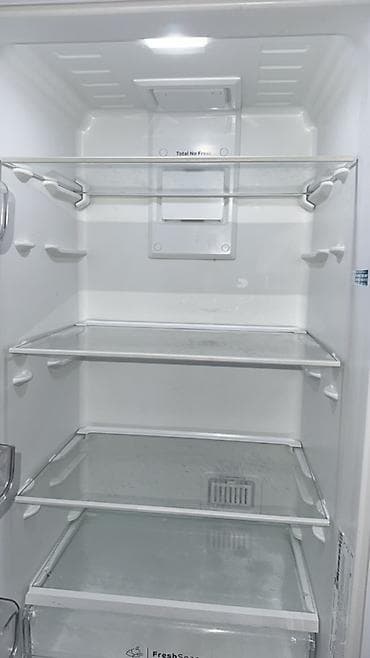 mini refrigerator: Холодильник Indesit, Двухкамерный, Total no frost — 2