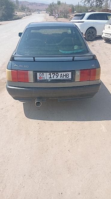 кузов авто: Audi 80: 1989 г., 1.8 л, Седан — 3