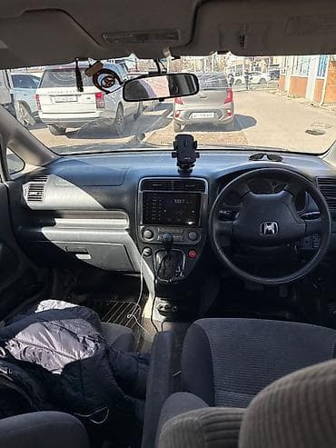 step wgn: Honda Stream, белый компактвэн/минивэн Основные характеристики: - — 5