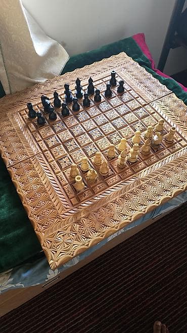 Резной деревянный набор «3 в 1»: шахматы, нарды и шашки - Материал at lalafo.kg Резной деревянный набор «3 в 1»: шахматы, нарды и шашки - Материал