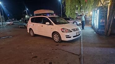 Toyota Avensis Verso: 2005 г., 2 л, Кол менен иштөөчү, Бензин, Вэн/Минивэн lalafo.kg да Toyota Avensis Verso: 2005 г., 2 л, Кол менен иштөөчү, Бензин, Вэн/Минивэн