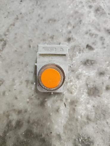 Комплект автомобильных световых элементов и проводки. Состав: -