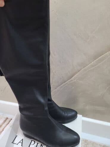 Ботфорты Деми на низкой подошве почти новые 2 раза надевала нет