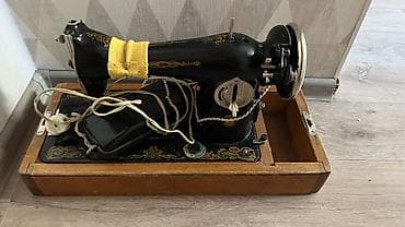 швейный утюг: Электрическая швейная машина в деревянном кофре - Классическая — 1