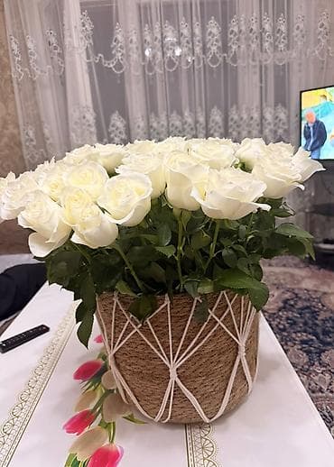 сирень цветы купить: Свежие белые розы в пышной композиции 45шт - Подходит для свадеб — 3