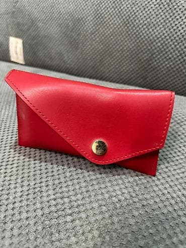 Компактные кожаные чехлы-кошельки для наушников/мелочей. - Материал