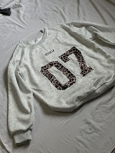 nike tech: Свитшот серого меланжа с принтом. - Модель: классический свитшот с — 1