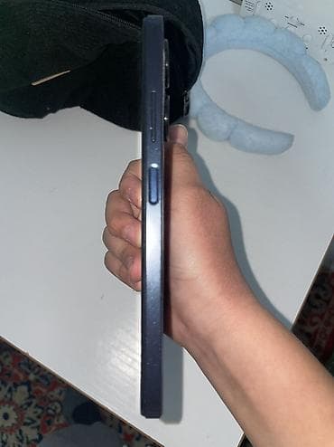 сломана: Infinix HOT 30i, Б/у, 256 ГБ, цвет - Синий, 2 SIM — 3