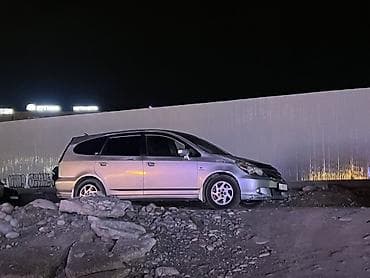 Honda Stream: 2003 г., 1.7 л, Автомат, Минивэн