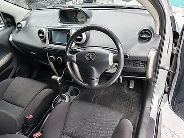 аморт ист: Toyota Ist: 2002 г., 1.3 л, Автомат — 5
