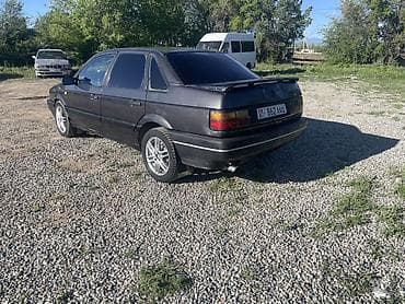 Volkswagen: Volkswagen Passat: 1990 г., 1.8 л, Механика, Бензин, Седан — 2