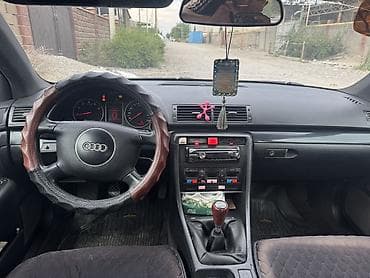 Транспорт: Audi A4: 2000 г., 2 л, Механика, Бензин, Седан — 4