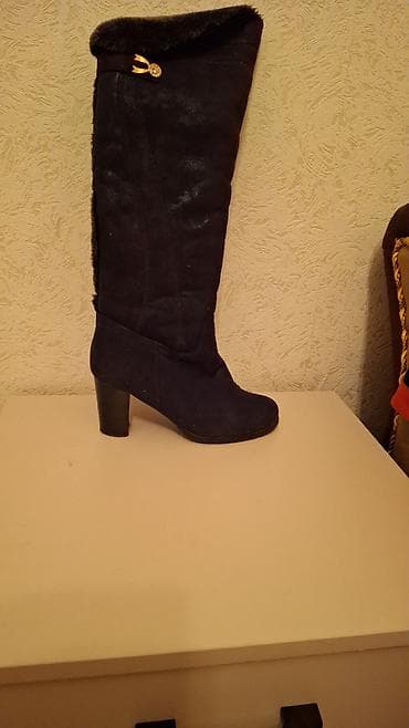 ecco 42: Продаю дёшево замшевые сапоги,в хорошем состоянии! Удобный устойчивый — 1