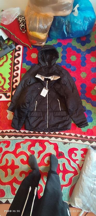 second hand: Женские куртки и ветровки разных моделей и цветов. Модели: - — 7