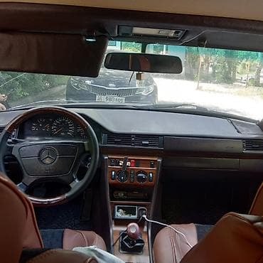 жалабат машина: Mercedes-Benz E-Class: 1993 г., Кол менен иштөөчү, Седан — 2