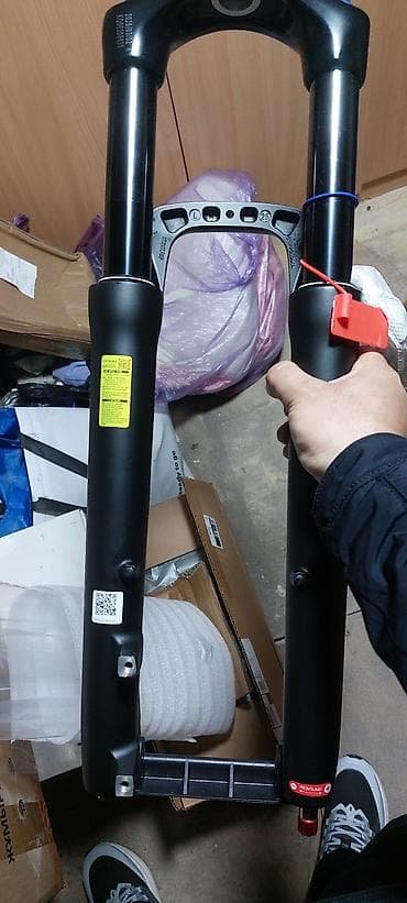 для велосипеда: Вилка SR Suntour X1 (воздушная) - Диаметр ног: 32 мм - Ход: 120–130 — 9