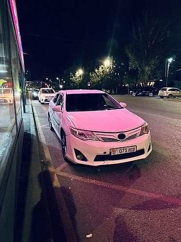 Транспорт: Toyota Camry: 2013 г., Автомат, Седан — 2