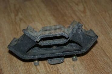 бикхорн: Подушка коробки передач Isuzu 1999 г., Б/у, Оригинал, Япония — 2