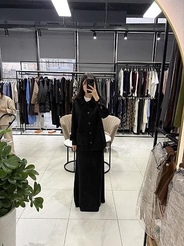 ex nihilo: Элегантное длинное платье бордового цвета с акцентом на бежевом — 7