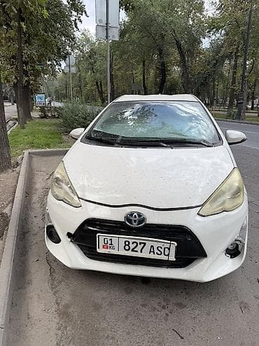 ключ приус: Toyota Prius C: 2016 г., 1.5 л, Вариатор, Гибрид, Хэтчбэк — 5
