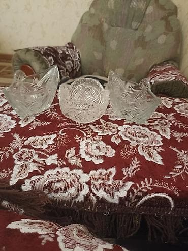 Сейфы: Набор из 3 хрустальных вазочек/розеток. Состав: - 2 продолговатые — 4